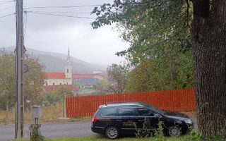 Casa la rosu 5 camere-106 mp-teren 495 mp-ideal casa vacanta-Teaca - Poză 4