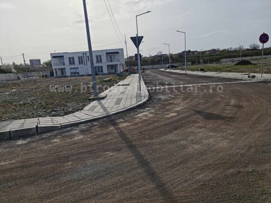 Vânzare Teren pentru Vilă P+2 în Complex Rezidențial pe malul Lacului - Poză 3