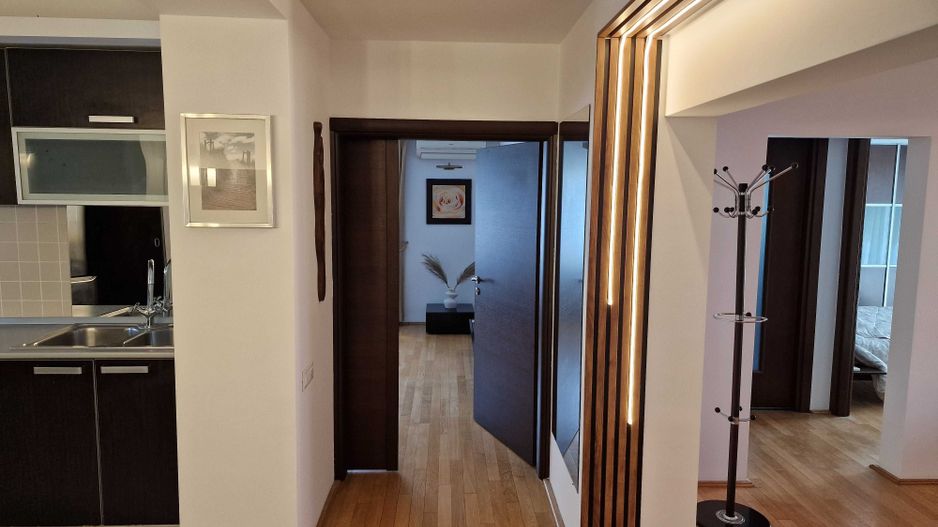Apartament 4 camere zona Decebal Centru Civic - Poză 1