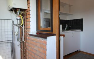 Corneliu Copusul, o camera, centrala proprie. - Poză 8