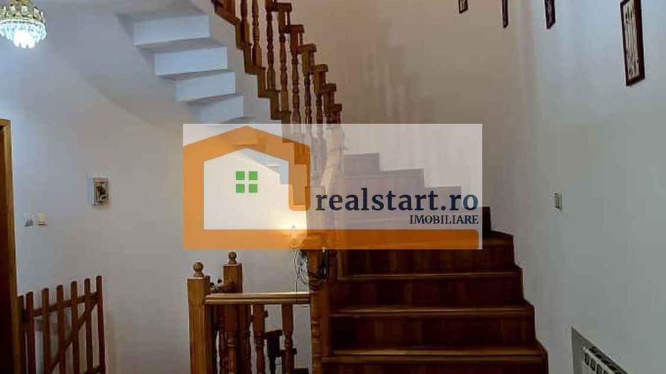 Vedere padure, panouri solare si fotovoltaice, pompa de caldura,  semineu - Poză 16