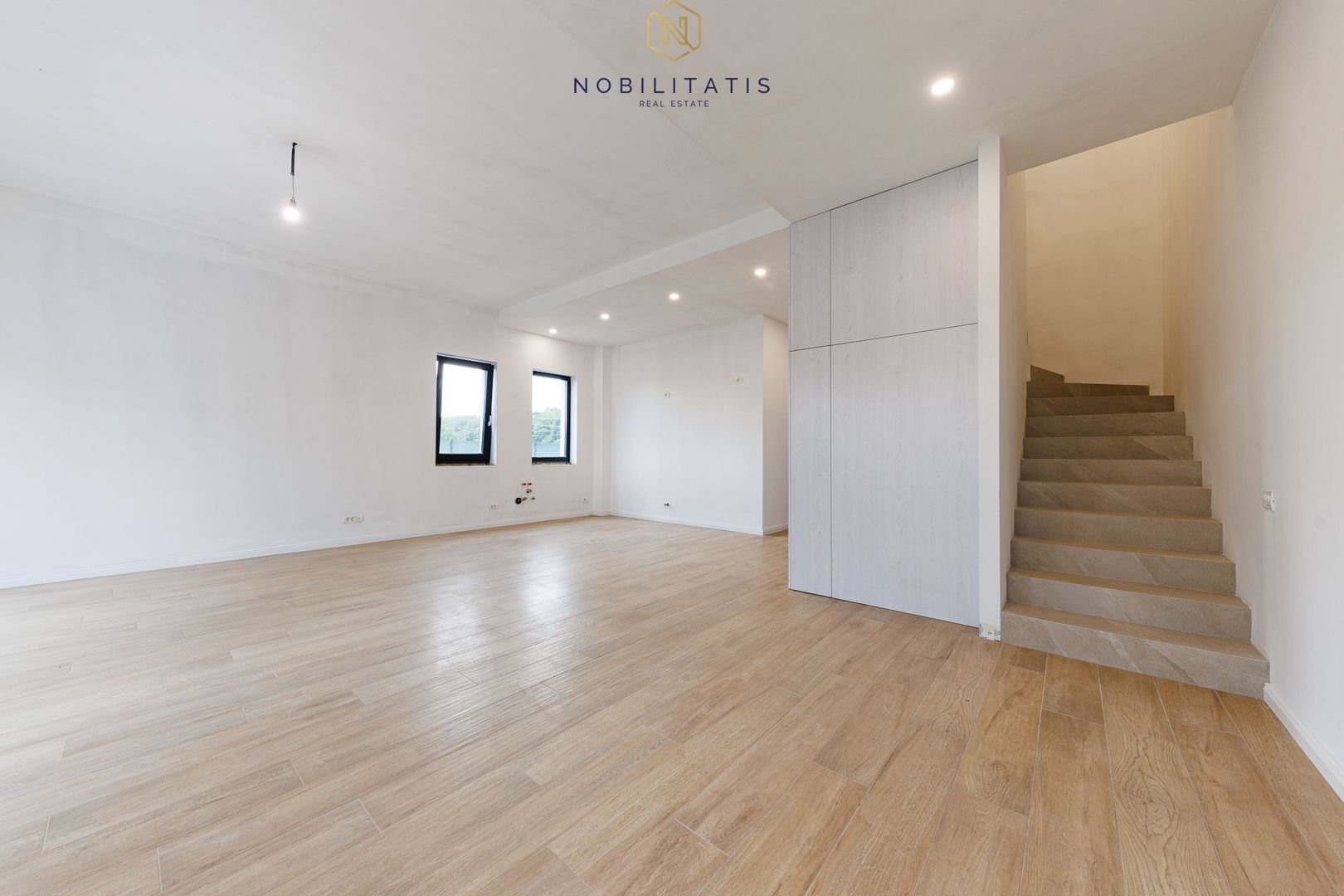 Duplex de vanzare la liziera padurii - 130 mp, 4 bai & 4 dormitoare - Poză 42