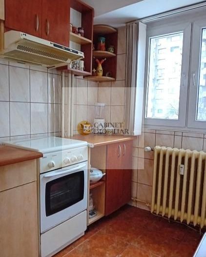 4 Camere - 100MP | Creditabil | 2/10 | 2 Bai | 1979 | Piata Gorjului - Poză 6