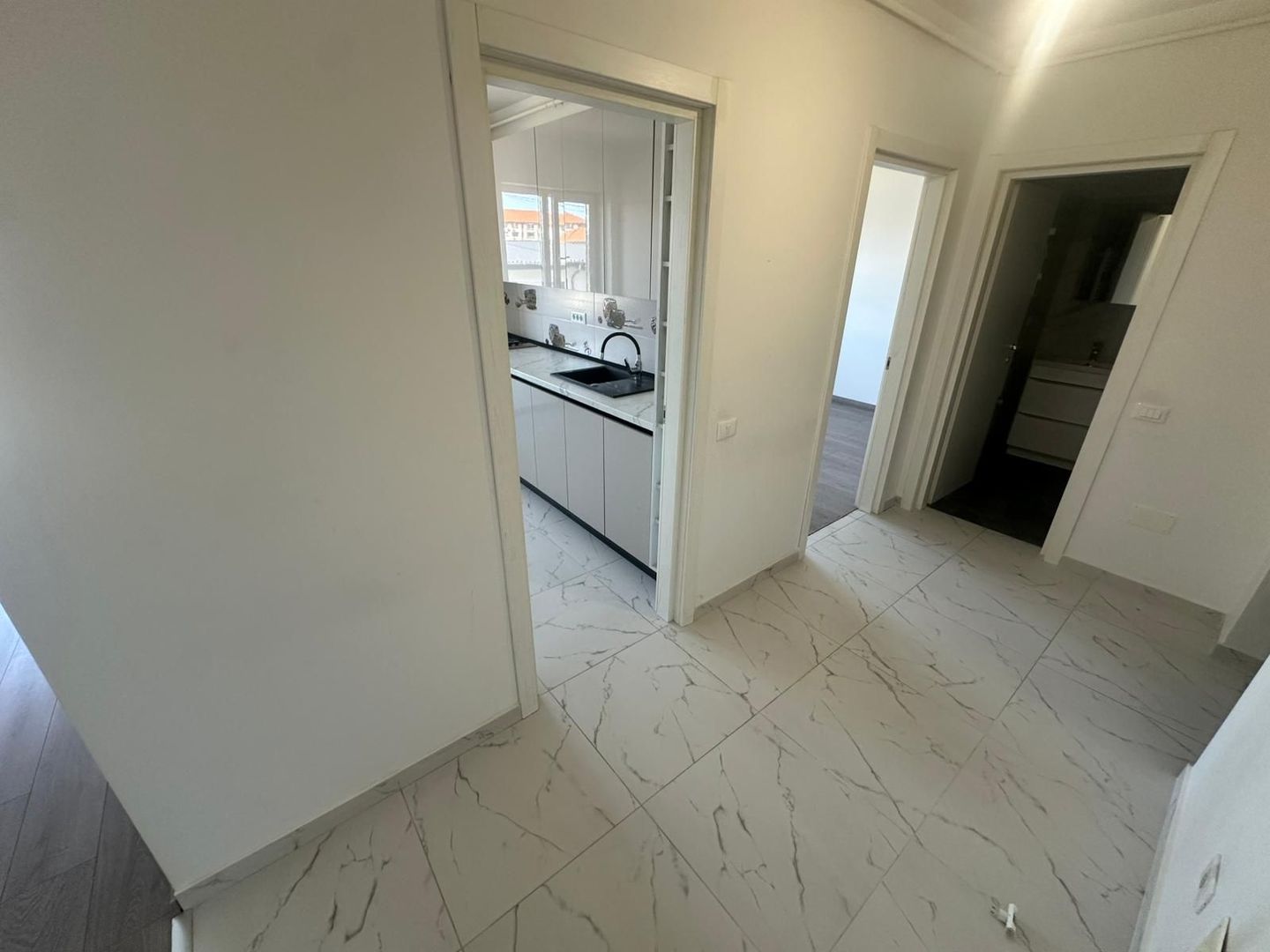 AP. 2 CAMERE- BUCATARIE INCHISA, BLOC NOU, CENTRALA PROPRIE - Poză 4