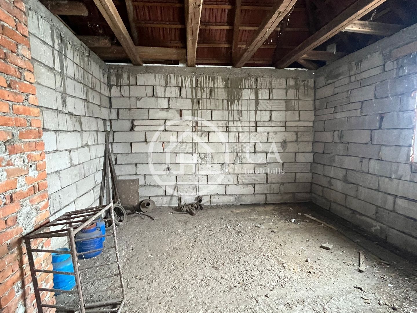 Casa de vanzare D+P+E+M cu 5 camere în Livada De Bihor - Poză 9