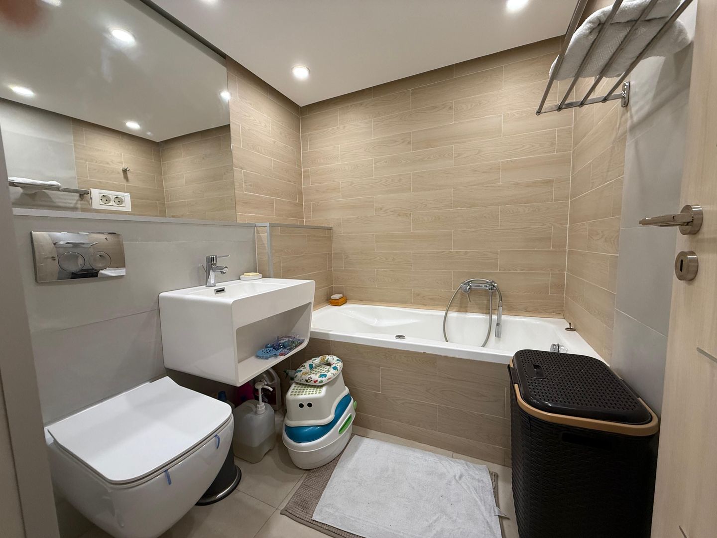 DE INCHIRIAT | 3 CAMERE DECOMANDAT | CALEA CĂLĂRAȘILOR | METROU 5 MINUTE MUNCII - Poză 10