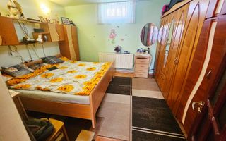 🏡 Casă spațioasă cu 9 camere în Strejnicu – pentru locuință, birouri - Poză 93