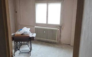 Apartament 4 camere de vânzare - Zona Tineretului - Poză 8