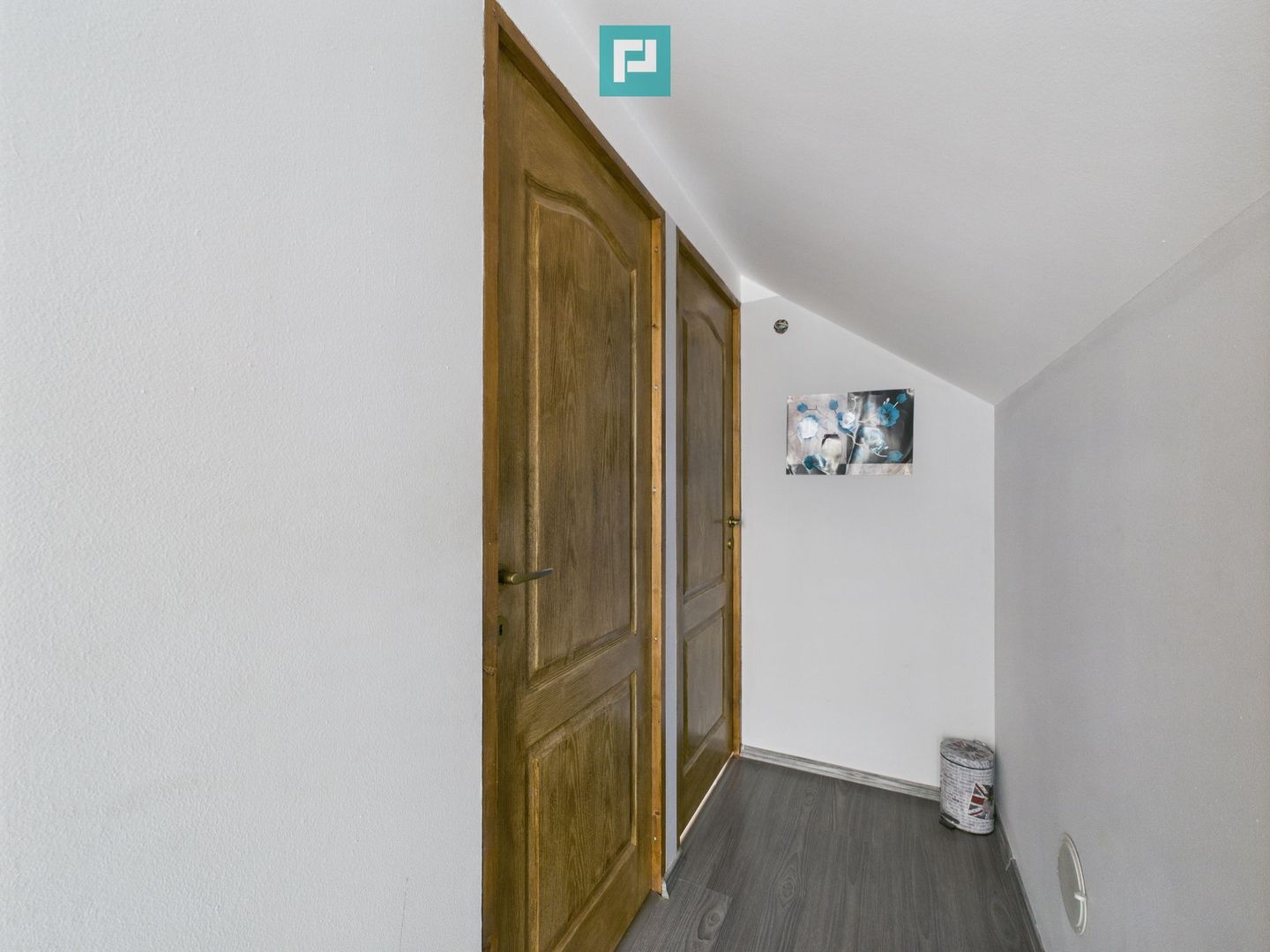 Casă spațioasă cu grădină în Topolovățu Mare - Poză 16