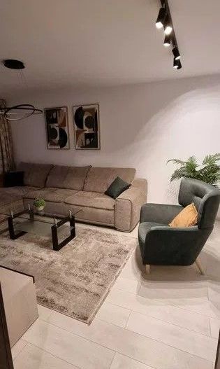 Apartament 2 camere, Complex Urban- Coresi Mall , 169000Euro - Poză 1