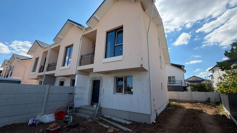 CASA TRIPLEX, TOATE UTILITATILE, INCALZIRE PARDOSEALA, COMISION 0% - Poză 1