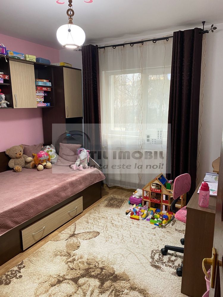 Apartament 3 camere, 62 mp in Dacia, 135000 euro. - Poză 3