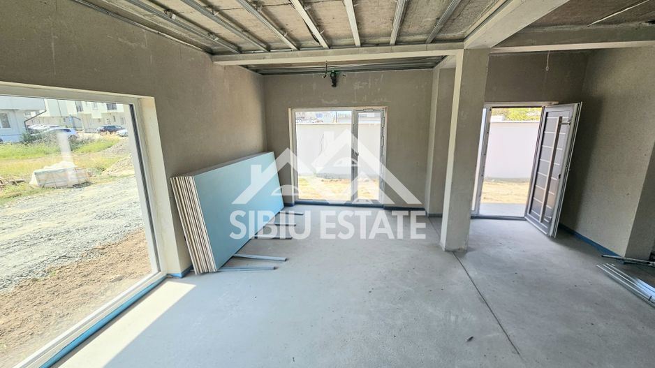 Casa noua 4 camere Selimbar central - Poză 22