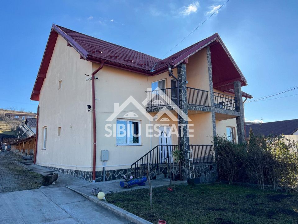 Casa duplex 100 mp utili, la intrare Sura Mare teren 1500 mp teren - Poză 1