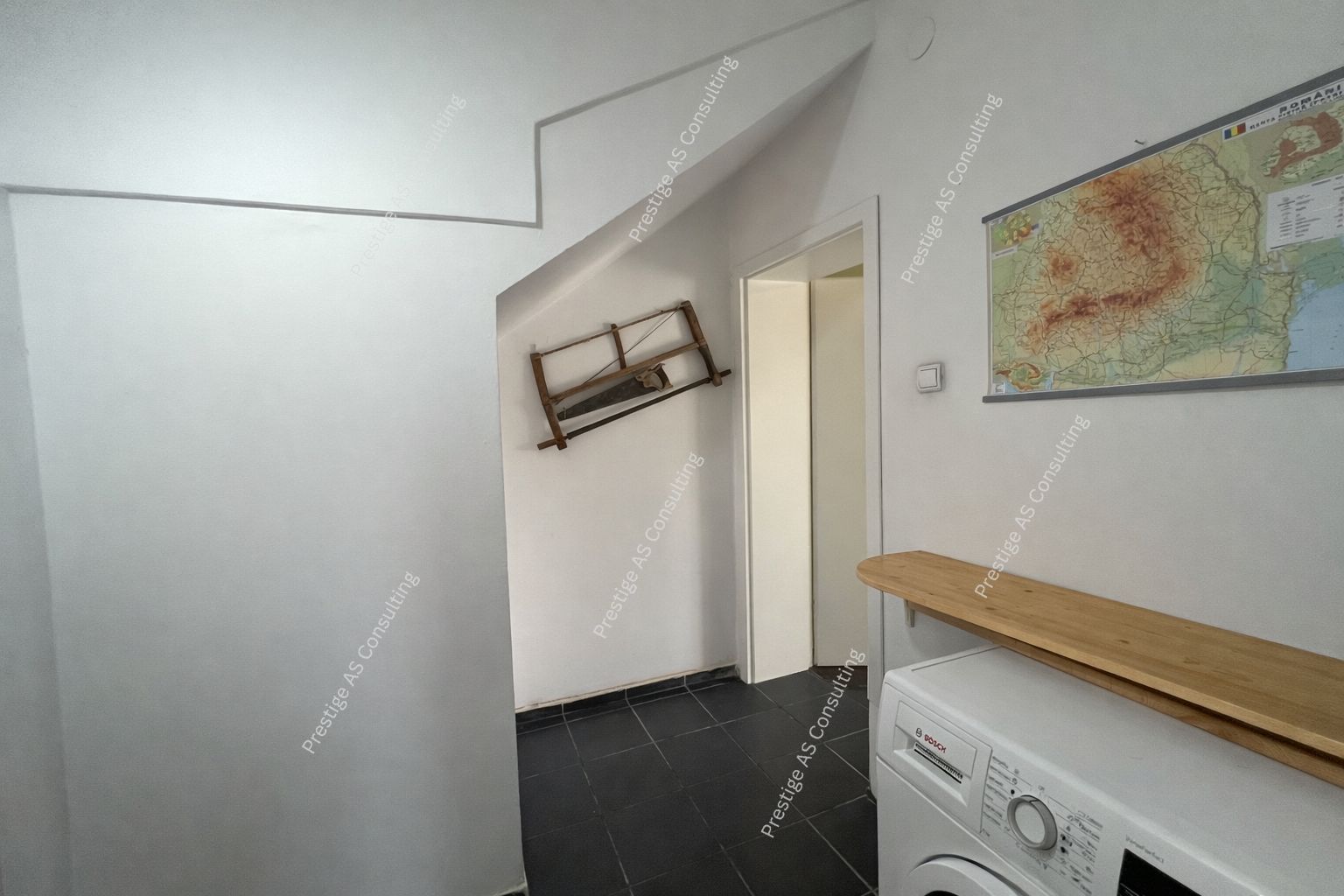 Vila individuala renovata complet | 6 camere | 500 mp teren | Str Jean Monnet - Poză 22