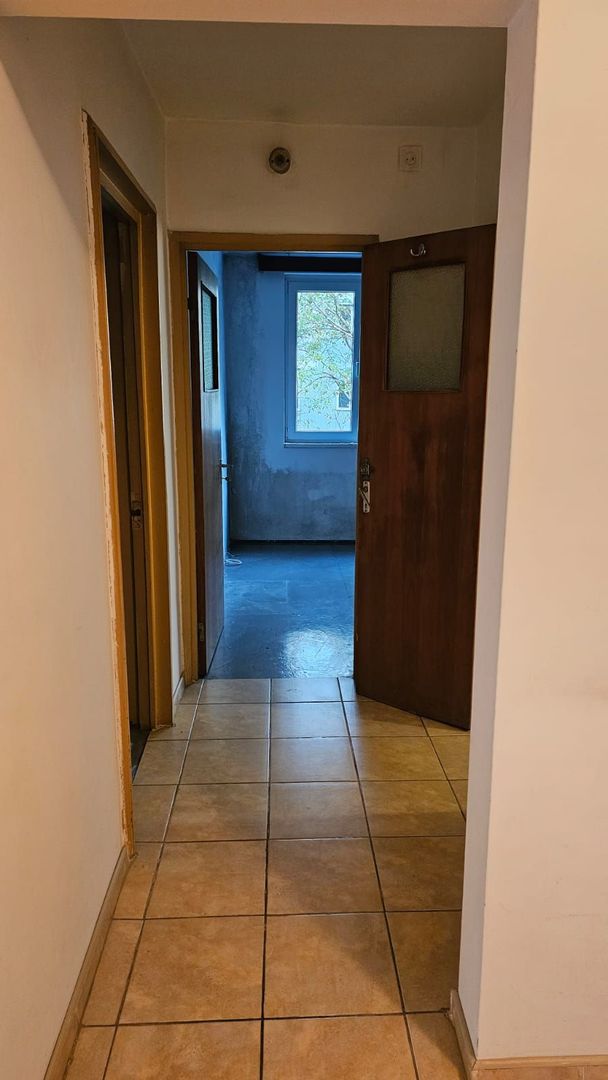 De vanzare Apartament 3 camere Drumul Taberei, metrou Romancerilor - Poză 3