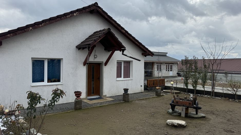 Casă de vânzare în localitatea Nazna - Poză 1