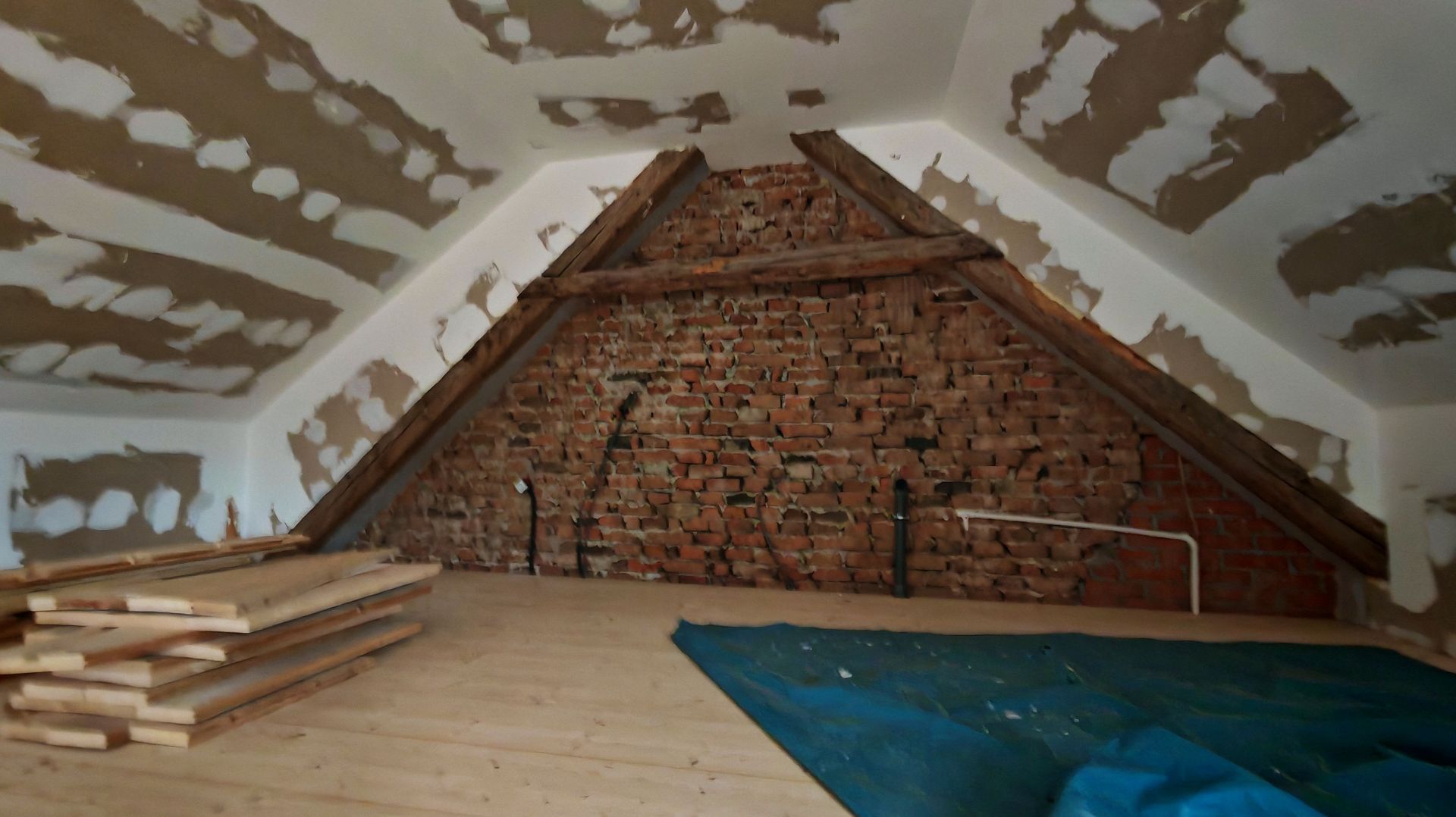 CASA SASEASCA comuna VULCAN,zona foarte buna,teren 3000 mp - Poză 16