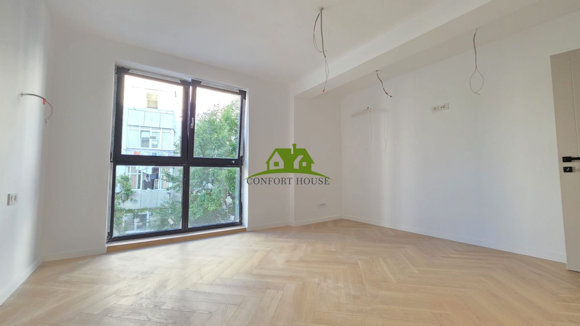 Ap.3 Camere la Etaj 1,Bloc 2026, cartier Traian-Cecilia Storck , Rm.VL - Poză 3