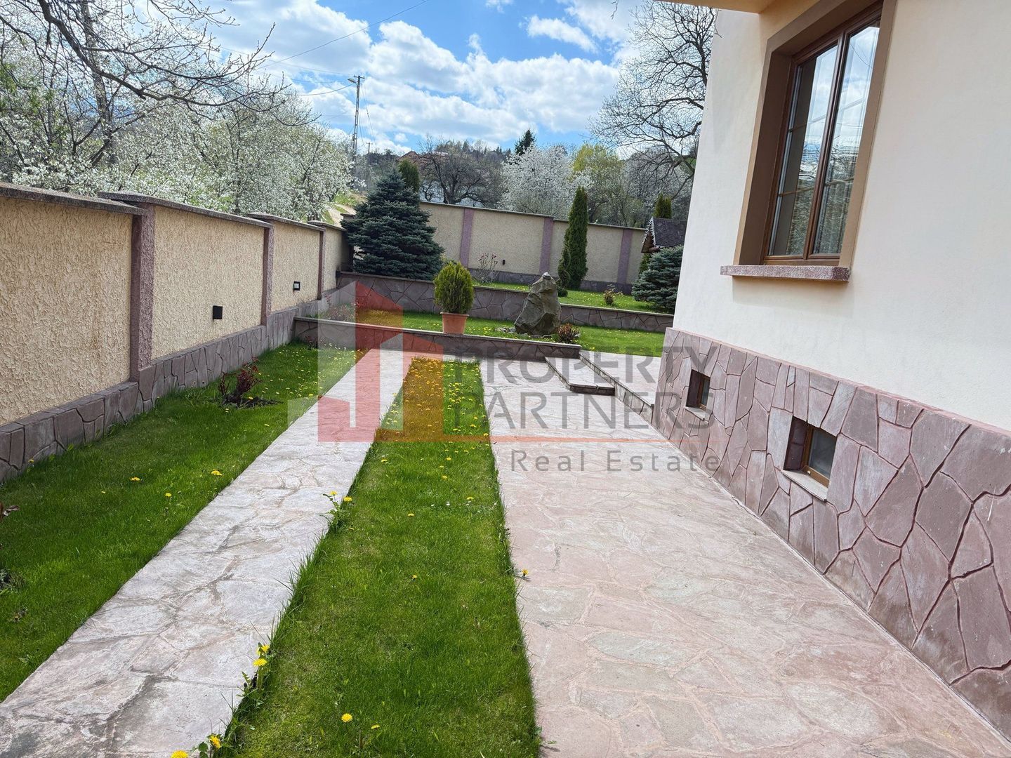 Casă 5 dormitoare + casă de oaspeți, priveliște Piatra Craiului, Sohodol-Bran - Poză 9