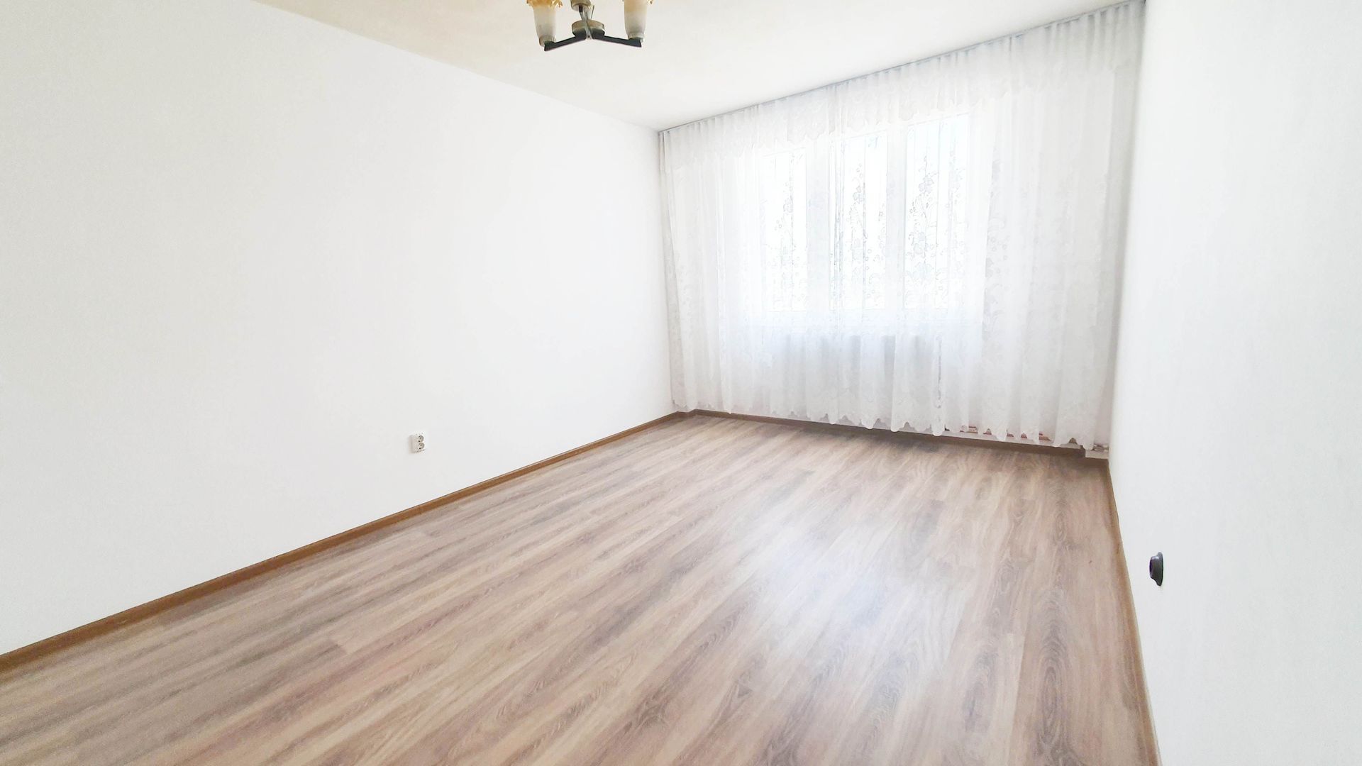 Gemenii, apartament 2 camere,confort 1, priveliste deosebita,liber - Poză 7