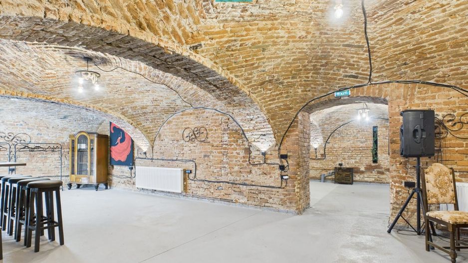 Eleganță subterană - pivniță exclusivistă Arad - Poză 22