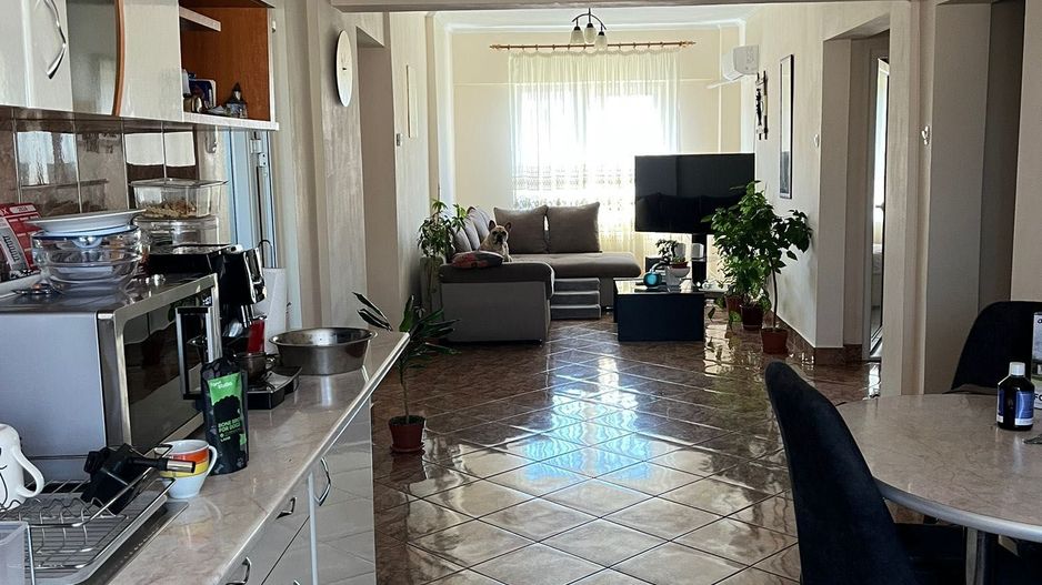 Apartament de vanzare Satu Mare, Micro 16, 4 camere. - Poză 1