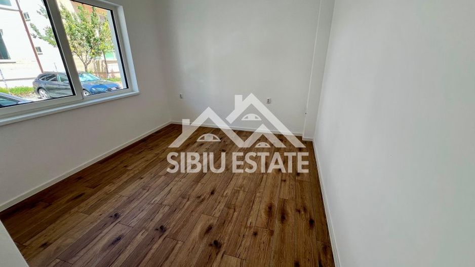 Apartament spațios la parter – ideal locuință sau spațiu comercial - Poză 8
