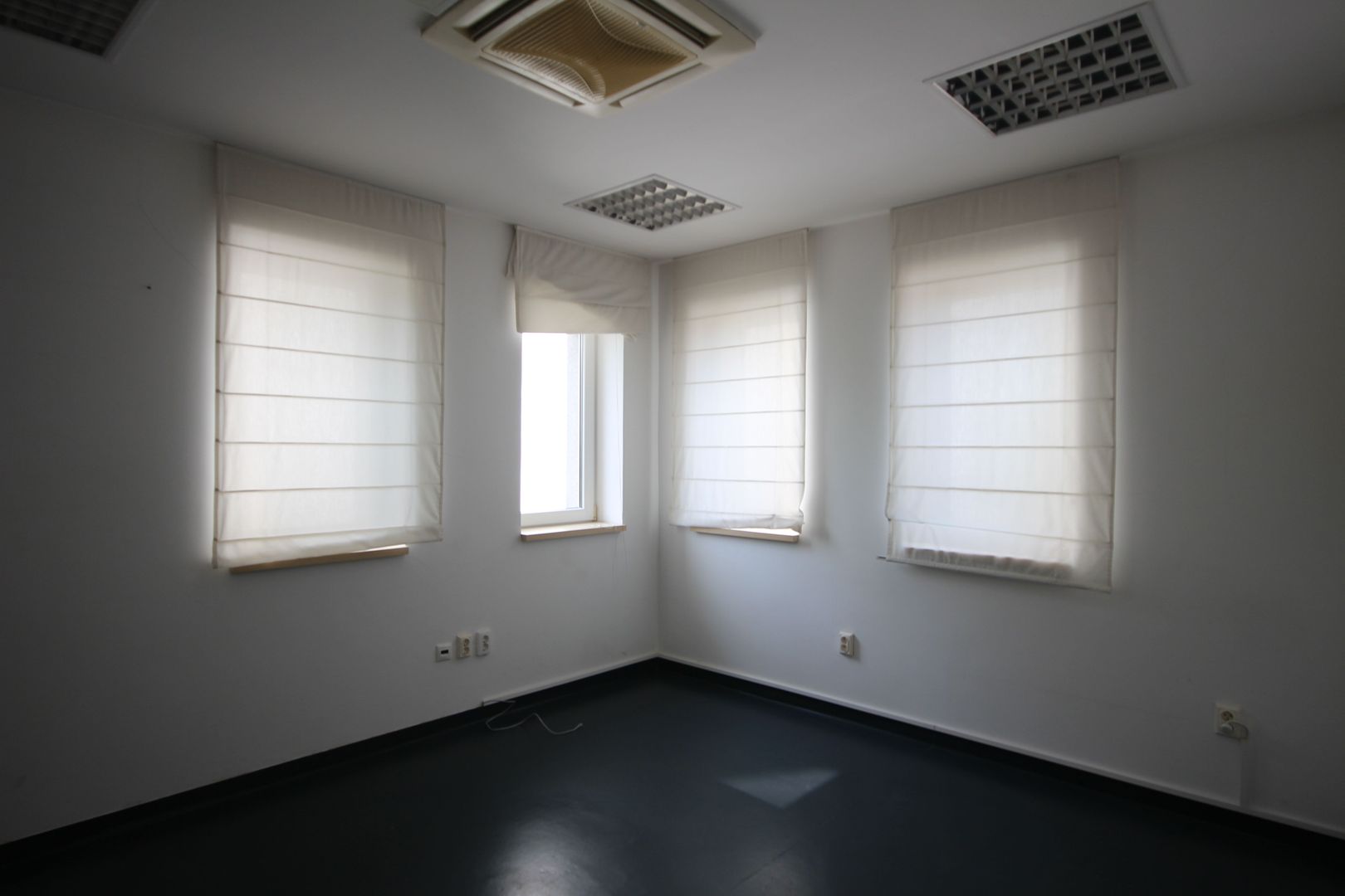 Cladire de birouri, SAD, parcare proprie, clinica medicala - Poză 13