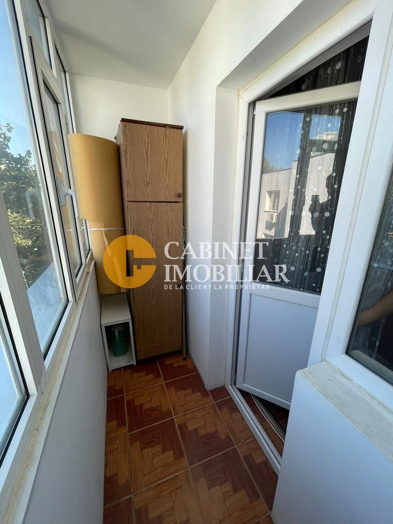 Tudor Vladimirescu str Tepes Voda - decomandat- an 1978 - mobilat - Poză 7