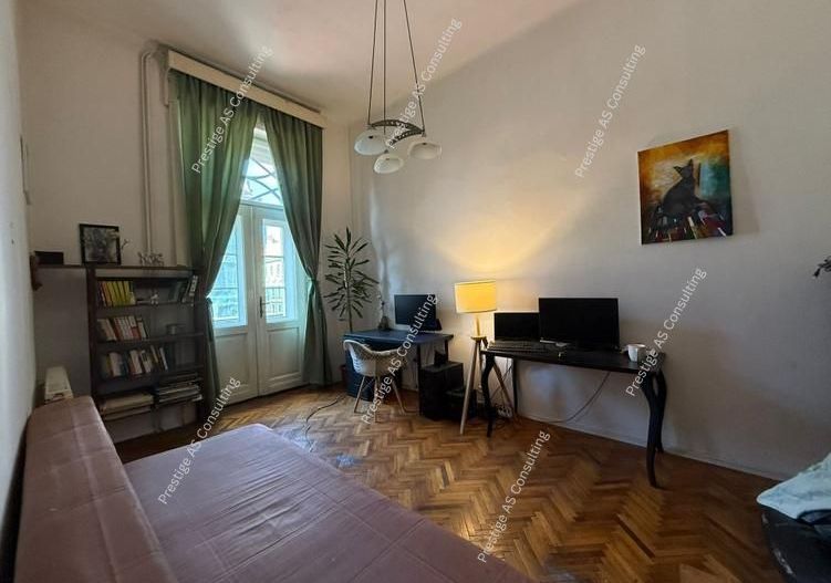 Apartament deosebit in Palat istoric 110 mp+ Balcon deschis- Piata Sf. Gheorghe - Poză 3