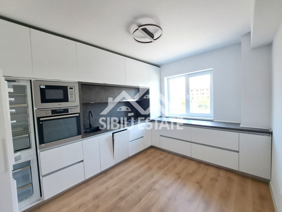Apartament Sibiu 3 camere, 2 bai, terasa si boxa - Poză 8