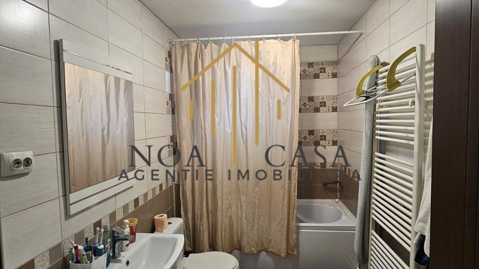 Casă / Vilă cu 5 camere de vânzare în Preajba - Poză 12