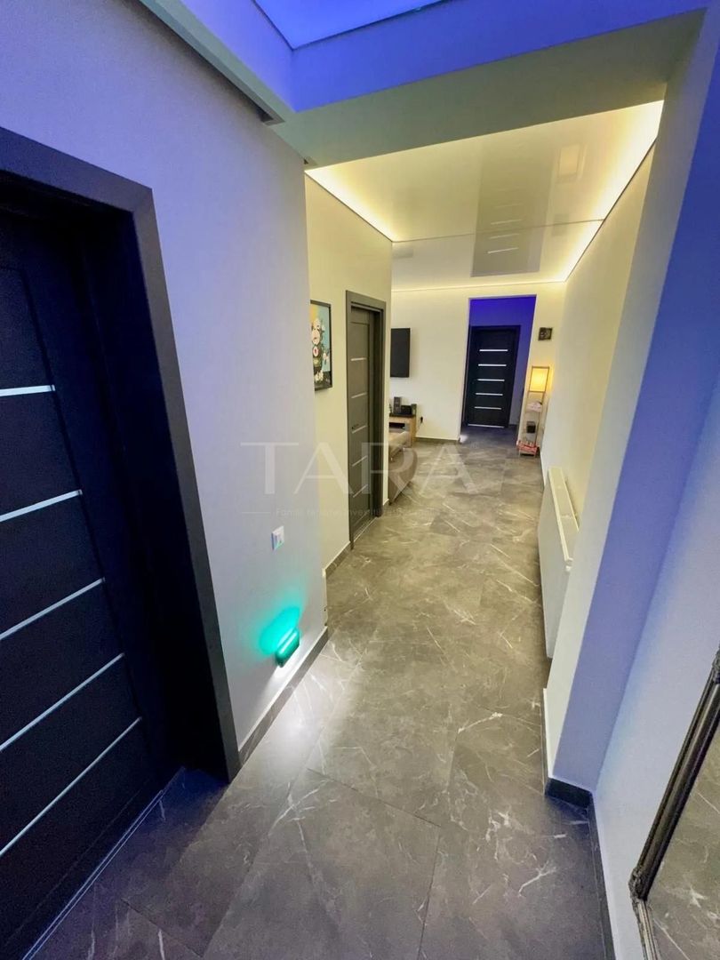 Apartament cu 3 camere, mobilat premium, parcare inclusă. - Poză 4