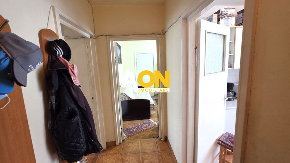Apartament 3 camere, semidecomandat, parter, Cetate, strada Closca - Poză 3