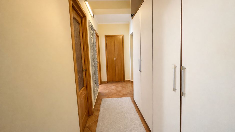 Apartament cu 3 camere de vânzare în zona Tomis Nord Constanta - Poză 4