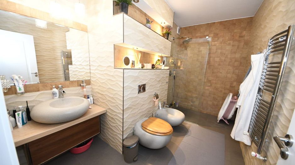 De vanzare – In exclusivitate, casa moderna in cartierul Brates Lake - Poză 3