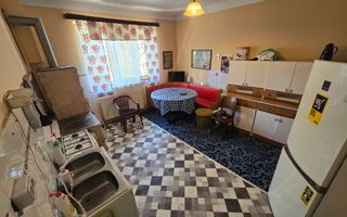 Casa 3 camere de inchiriat zona 3 Stejari - Poză 1