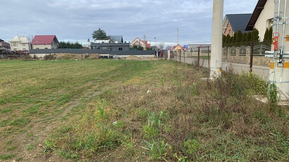 TEREN DE INCHIRIAT /MARGINEA 2000 mp - Poză 2