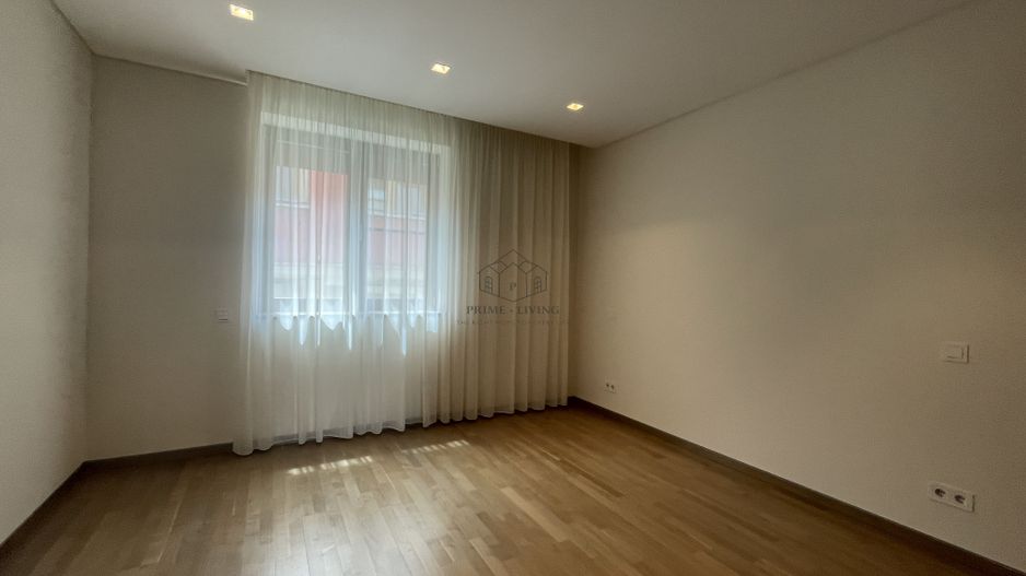 APARTAMENT SPATIOS DE LUX CU 4 DORMITOARE LA INCHIRIERE IN PRIMAVERII - Poză 17