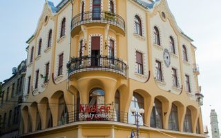 Palatul Poynar-Clădire unică, cu design deosebit - Poză 1