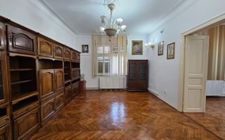 Casa eleganta cu tavane inalte si gradina superba - Poză 10