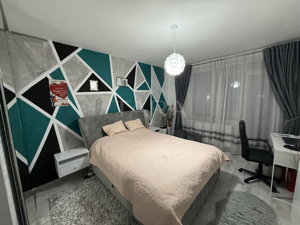 Investiție sigură sau cămin perfect – 3 camere cu parcare. - Poză 1