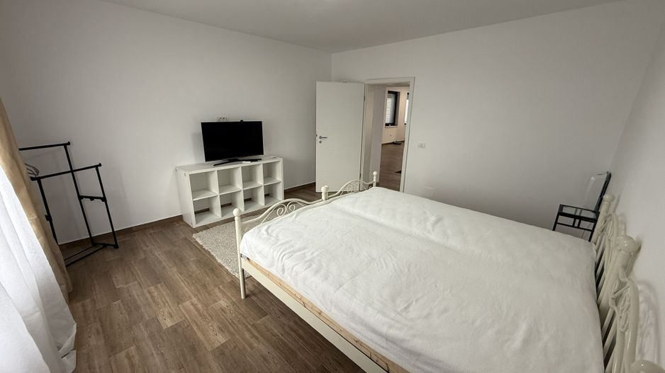 Giroc Central | Casă renovată complet | 4 camere | 2 bai - Poză 24