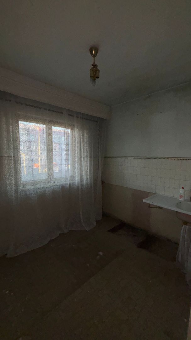 Apartament 3 camere de renovat la etaj 2 in Alba Iulia de Vânzare - Poză 4