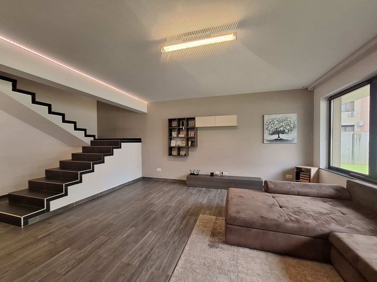 Duplex 4 cam 3 bai parcare&curte Prelungirea Ghence str. Maracineni - Poză 3