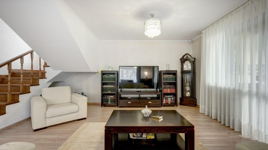 Casă modernă și spațioasă de vânzare în Bragadiru – ideală pentru familie - Poză 26