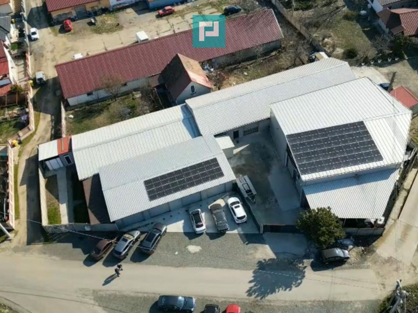 Spațiu industrial cu 6 camere de vânzare în Utvin - Poză 1