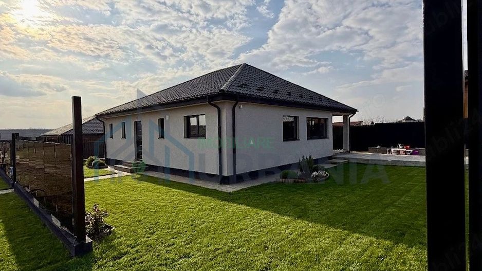 Casă de vânzare în Cercu, Bârnova - Poză 3