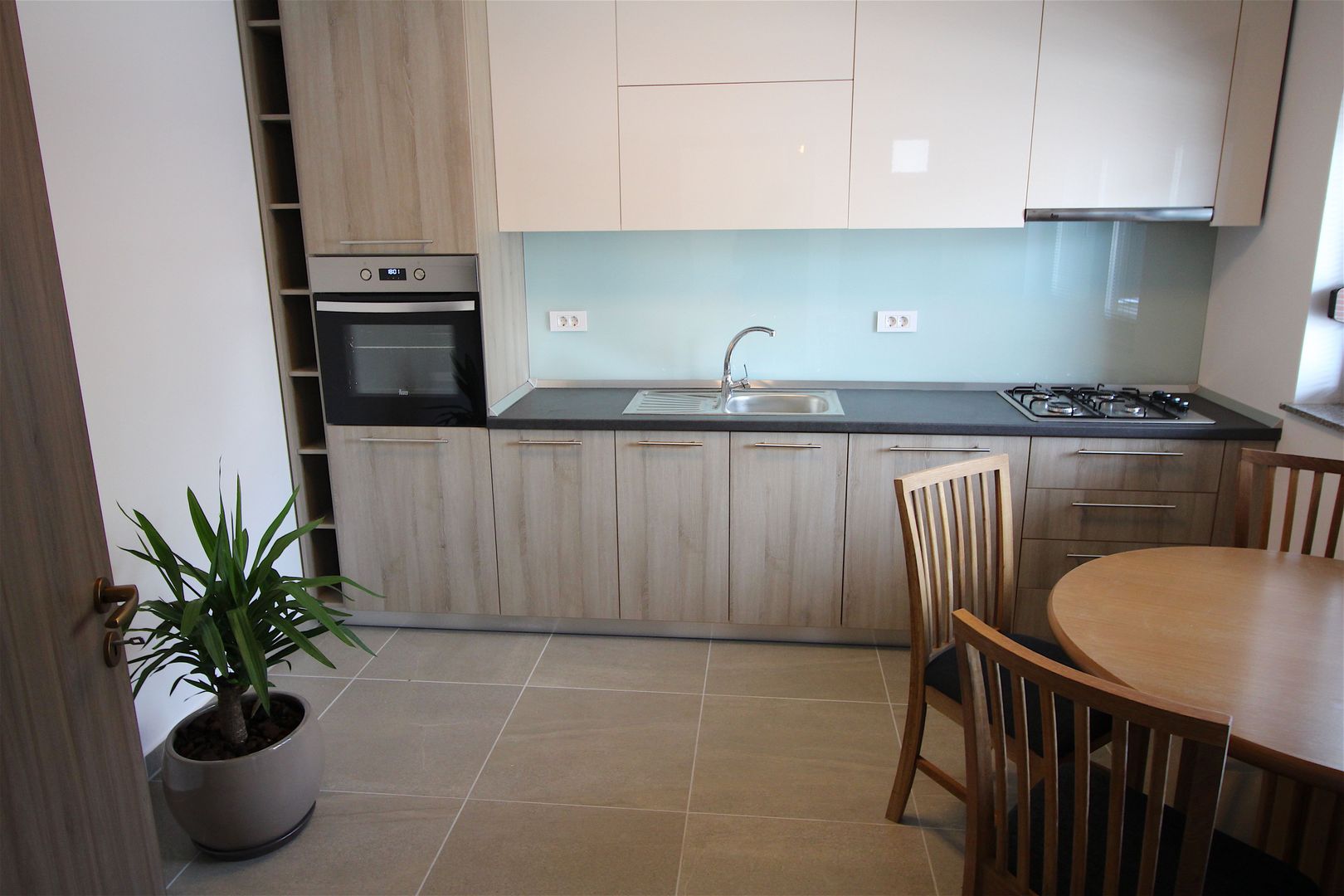 Apartament cu 3 camere de închiriat în zona Nord - Poză 7